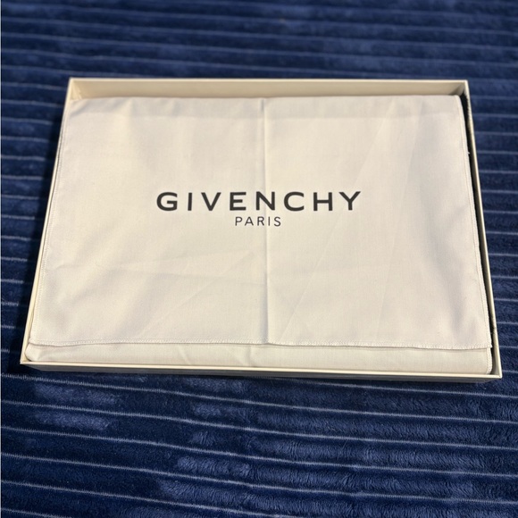 Givenchy Faux Fur Logo Pouch Wristlet - Picture 3 of 4